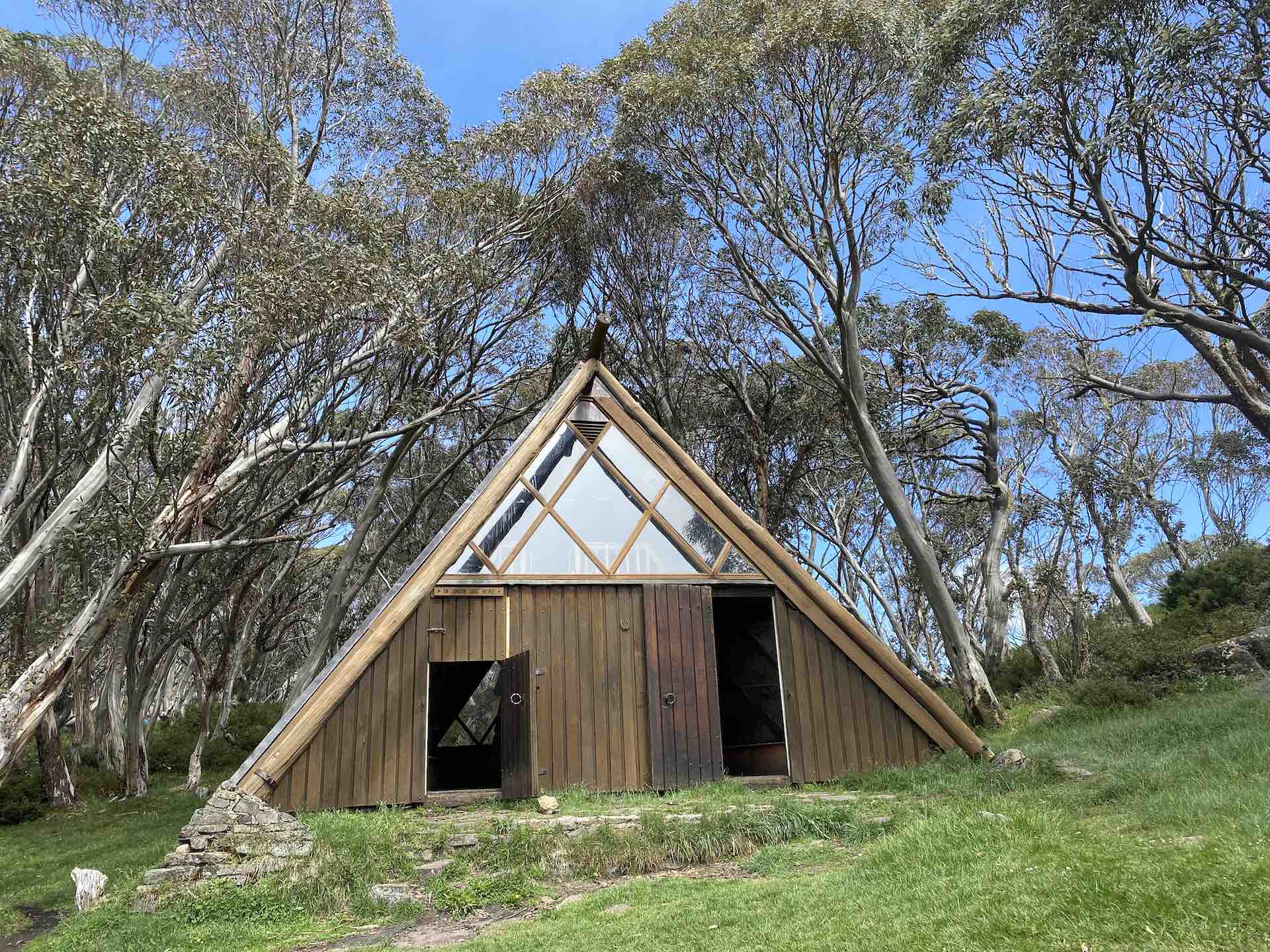 Buller Huts Trail – A Multi-Day Hike Through the Best of Victoria’s High Country. Reanna Clark. Mt Bulla, Victoria, Hiking, Alpine trail, Mountains