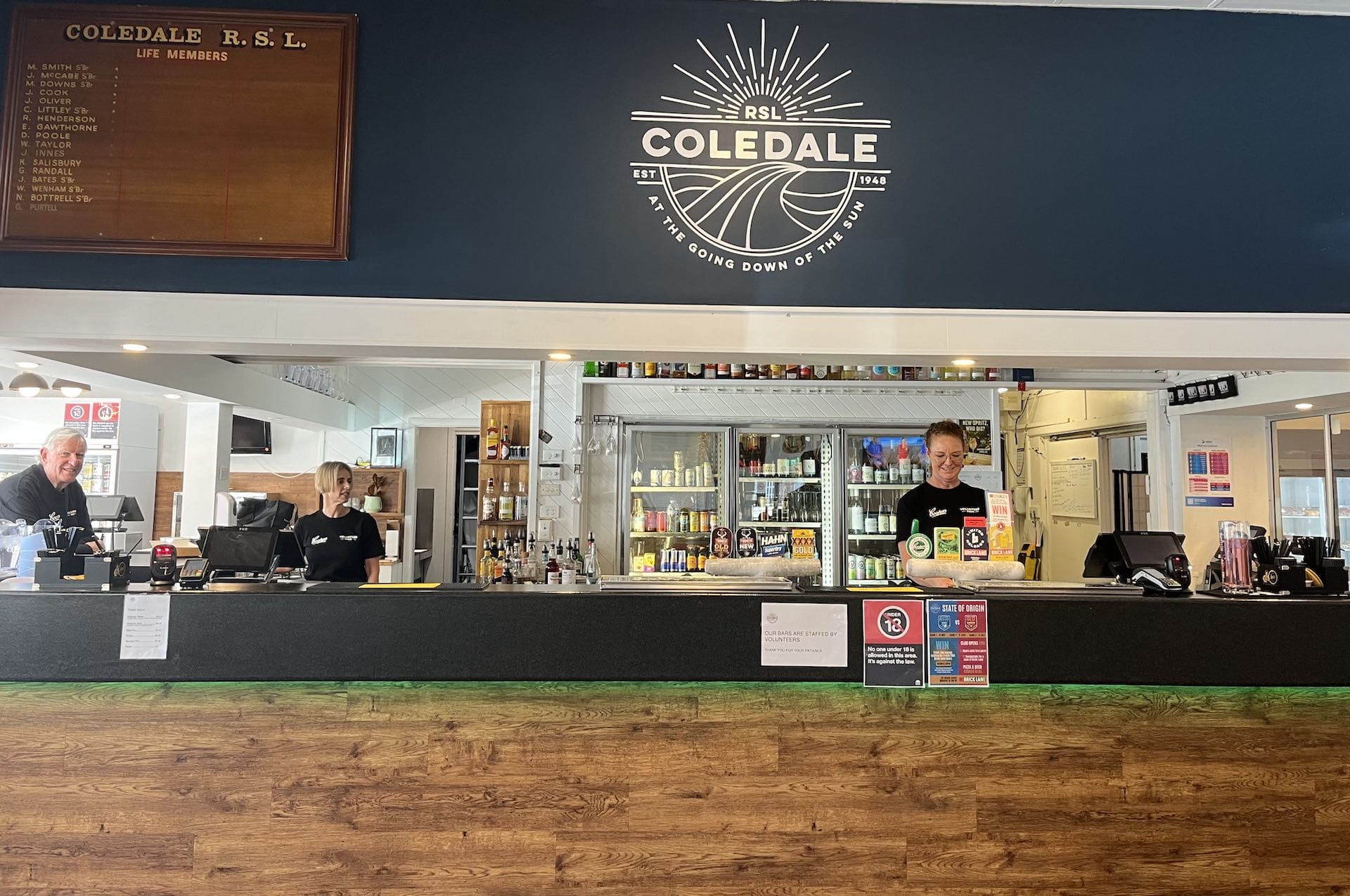 My Pub Crawl Along the Grand Pacific Walk, Steph Lentz, NSW, Coledale pub, bartender