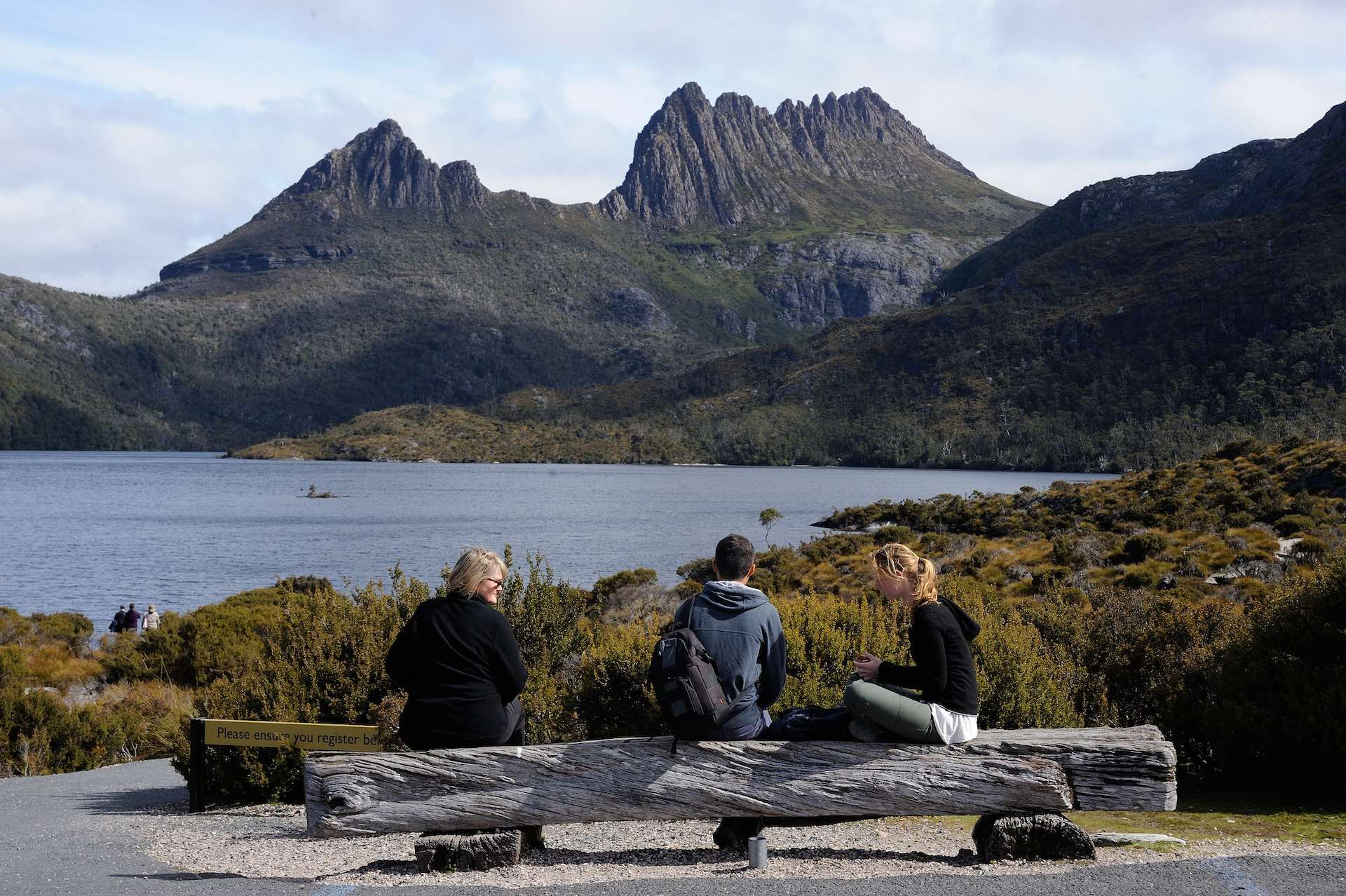 Visitors to Tasmania’s Cradle Mountain Will Now Pay for the Shuttle Bus to Dove Lake, Mandatory credit: Tourism Tasmania and Chris Crerar, people, lake, Tasmania