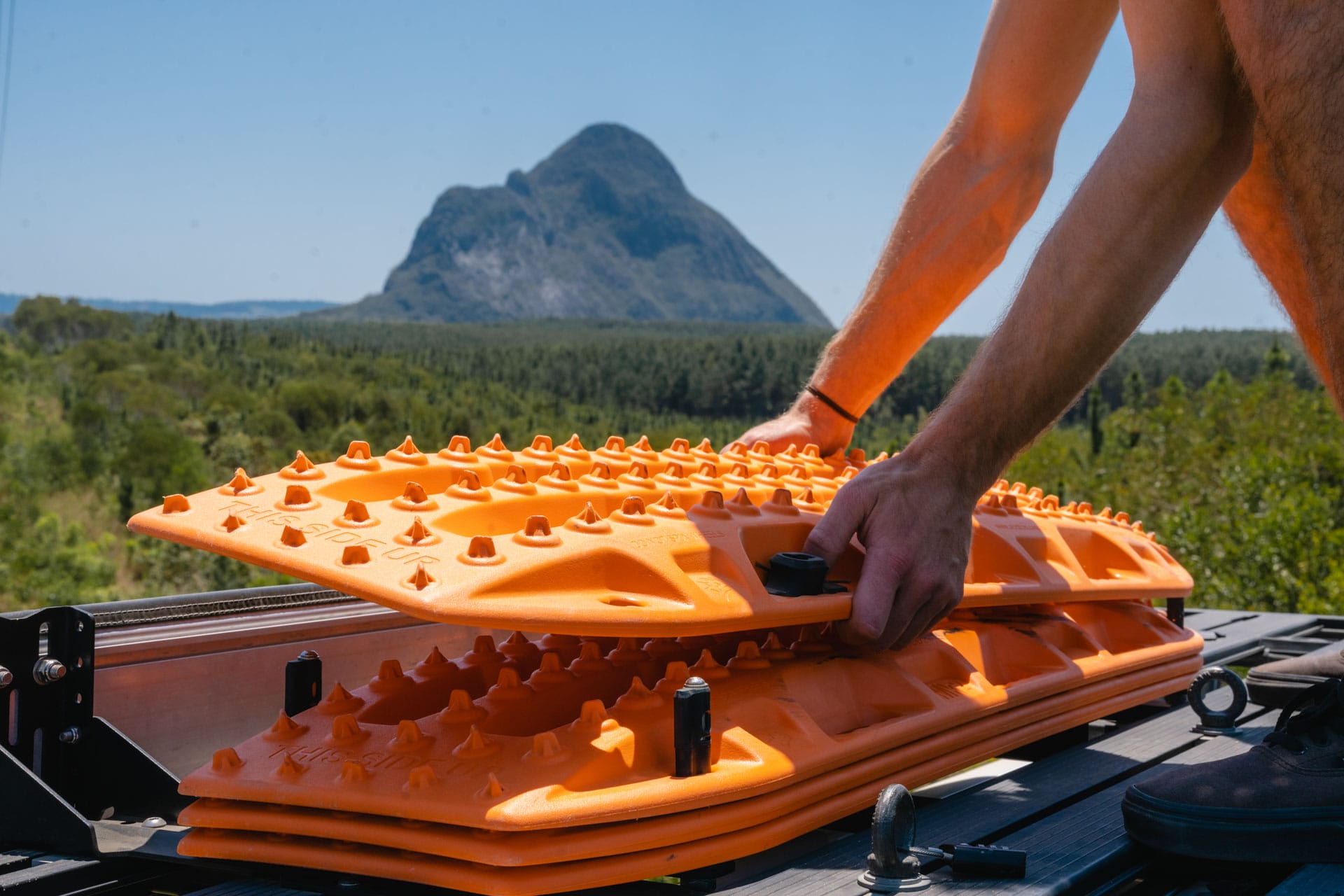 10 Nifty 4WD Storage Solutions You Probably Haven't Thought Of, sponsored, kaon, 270º Universal Awning Brackets