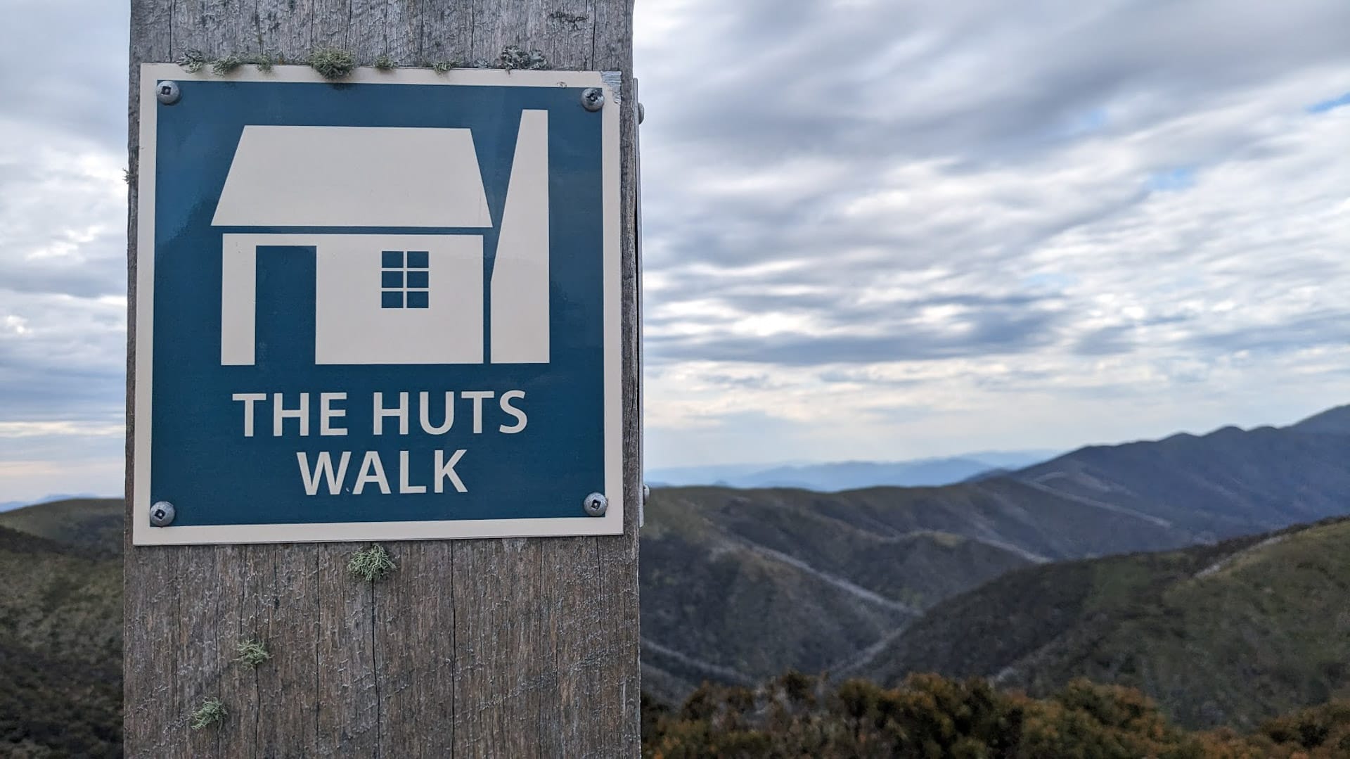 Huts Walk Marker