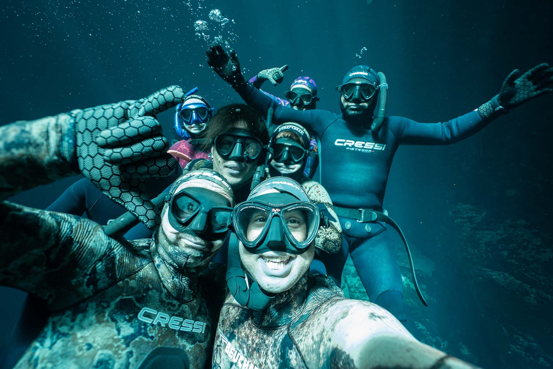 Diving Deep Down Under: Freediving Kilsby Sinkhole, SA, photo by @adamfreediver, divers, underwater