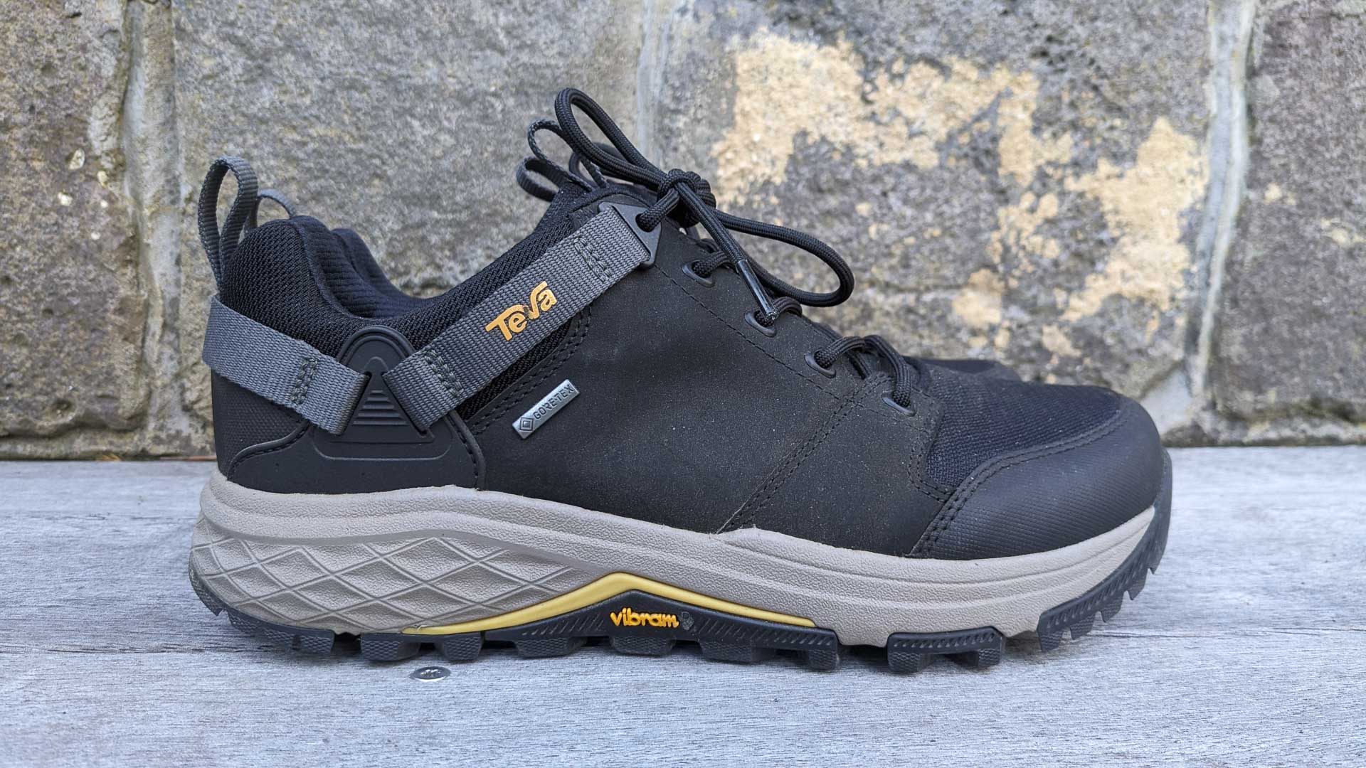 Teva Women’s Grandview UTX Low - Reviewed & Tested, photo by @Jessleenehme, shoes, laces, hiking shoes,