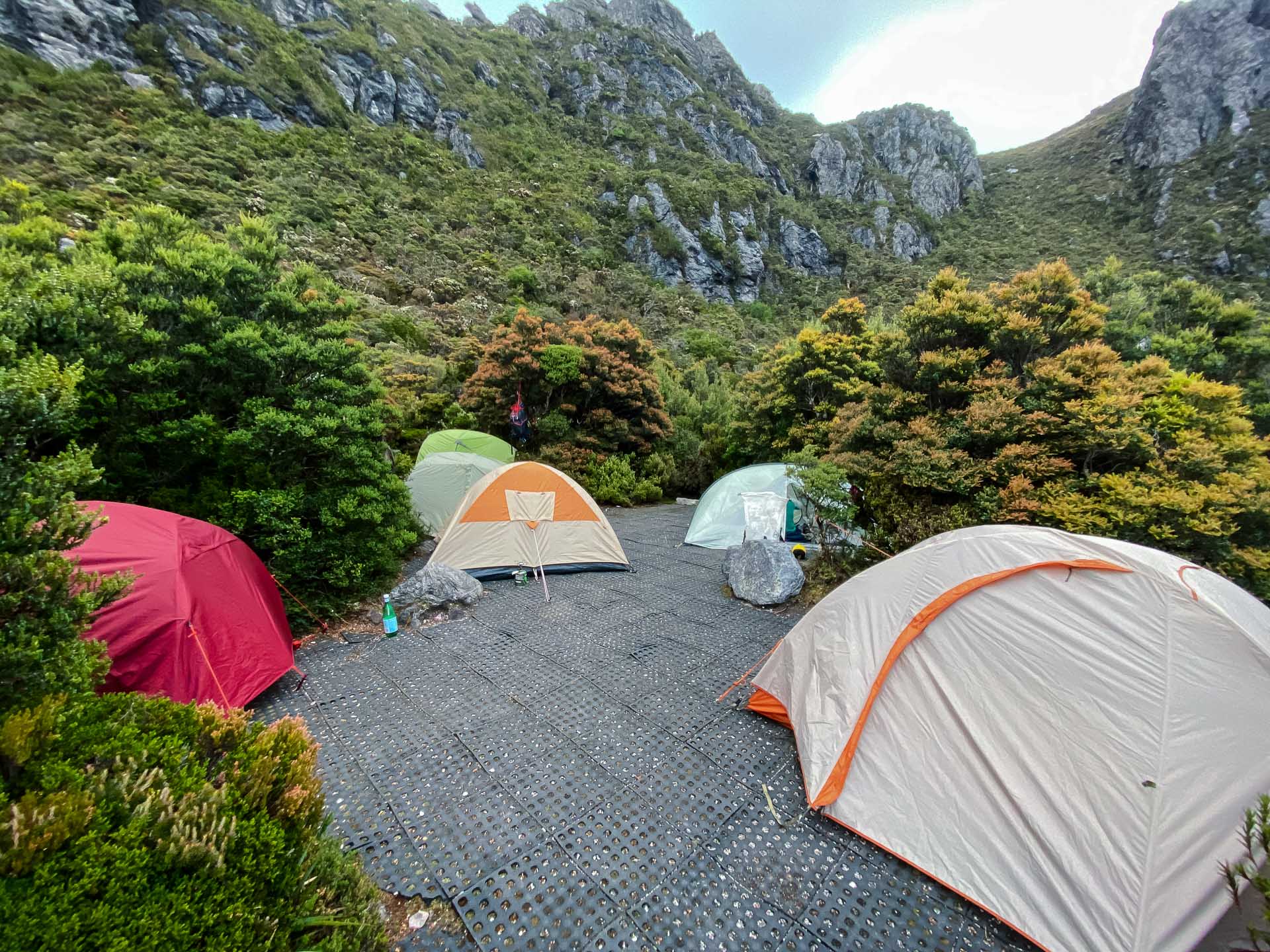 9 Things You Oughta Know Before Walking Tassie’s Western Arthurs Range, Photos by Ben Wells, Campsite Lake Cygnus, tents