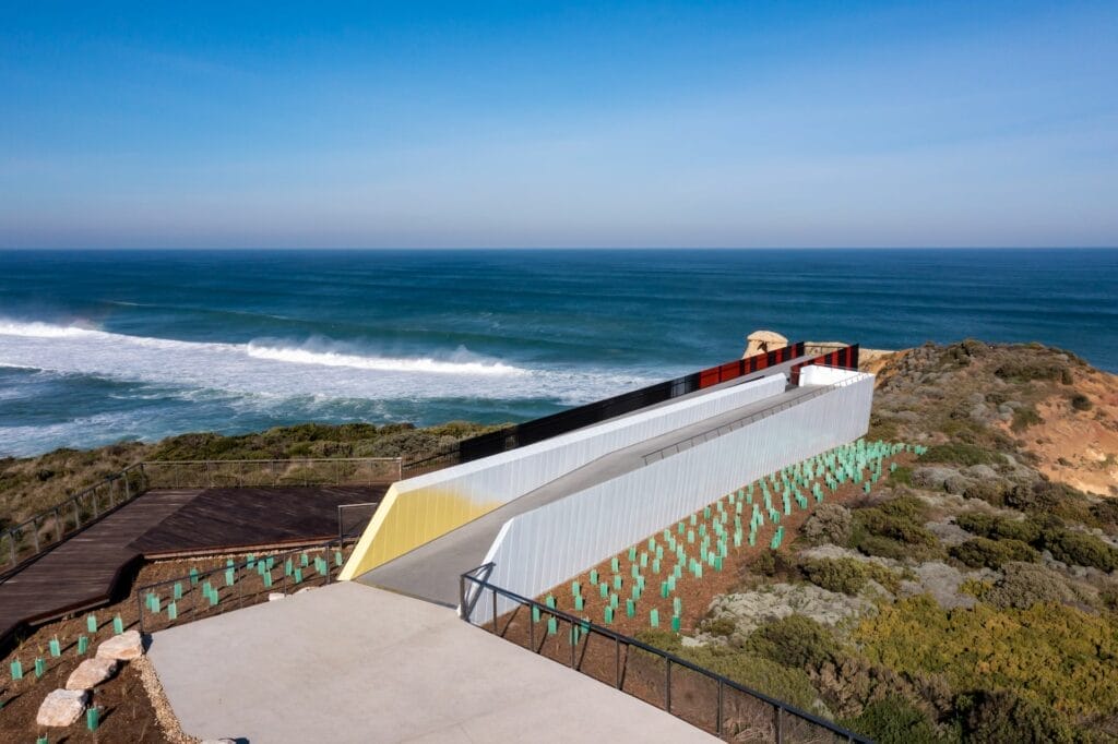 Completed Twelve Apostles lookout, image 2, Credit Parks Victoria
