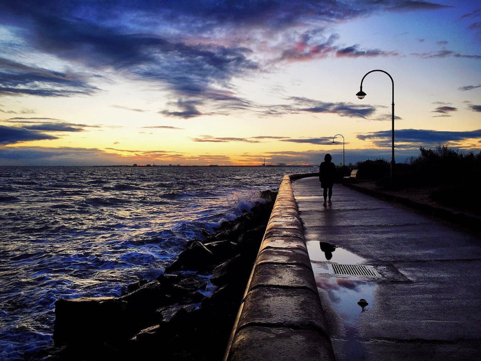 10 Best Melbourne Walks Accessible By Public Transport, Photo by Fernando de Sousa on Flickr, The Bay Trail, Port Phillip Bay, Sunset, walker, shadow