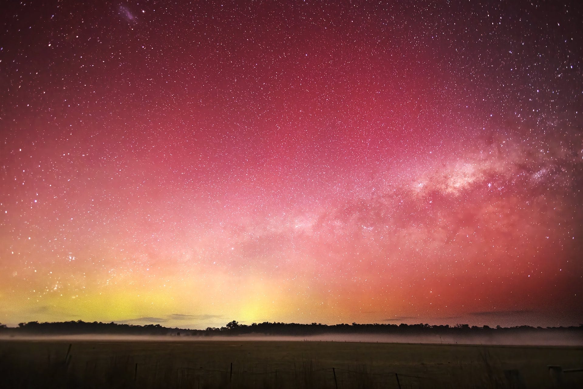 Where to See Aurora Australis, Photo via Flickr, by patrickkavanagh, red light, yelllow light, red sky, Victoria