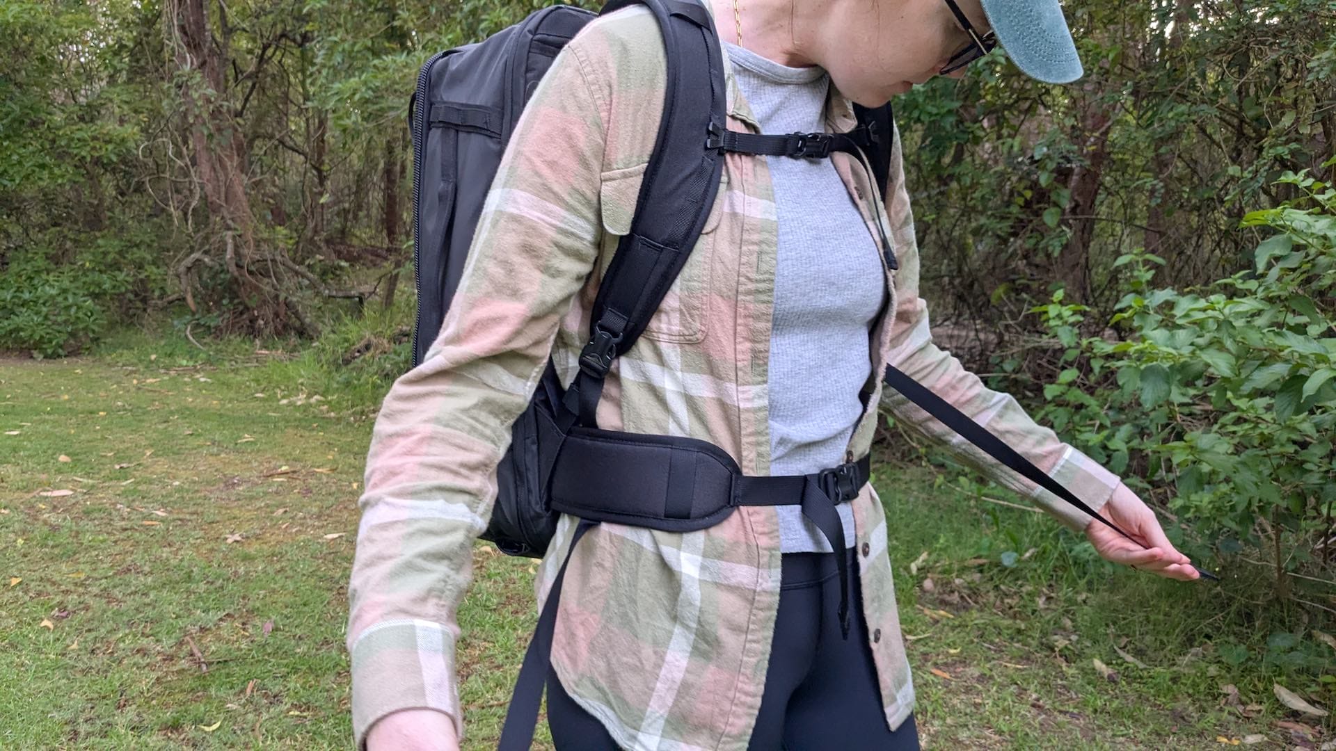 Patagonia Black Hole Mini MLC 30L Duffel Bag – Reviewed & Tested, photo via @jessleenehme, chest strap, waist strap, sternum strap
