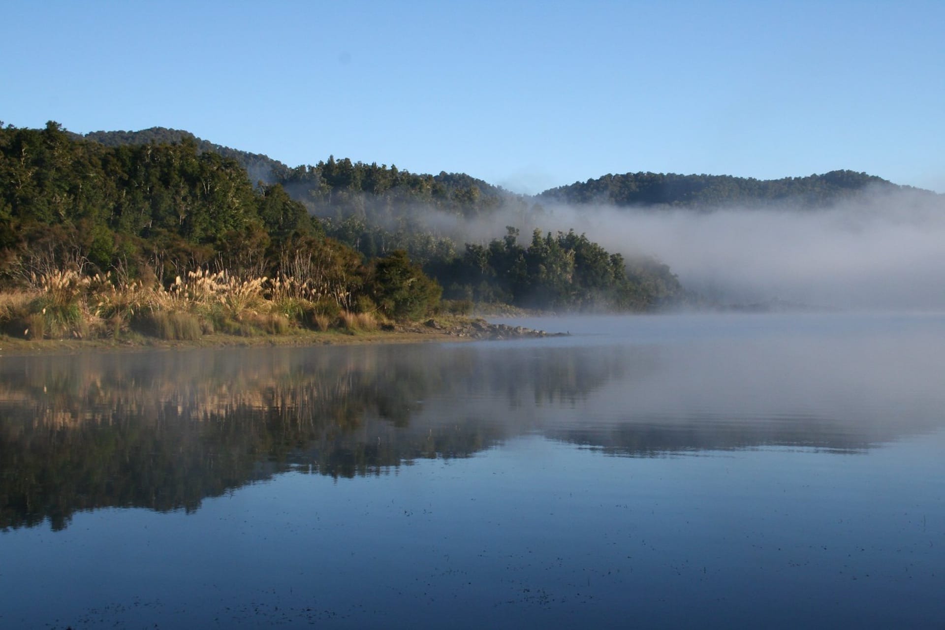 Lake Waikaremoana Track, New Zealand, NZ, shot by @docnz on flickr.