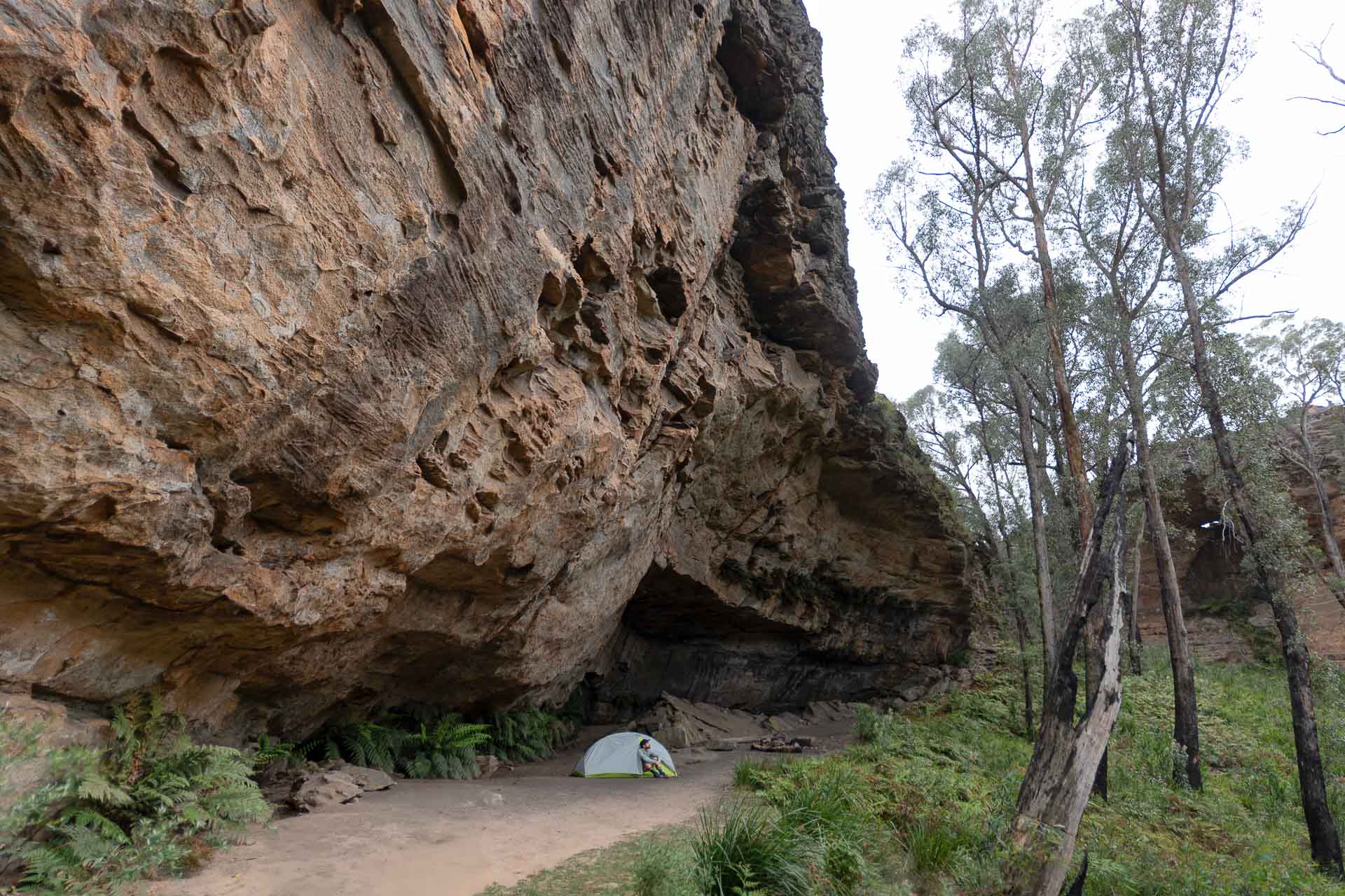 Exploring Gooch's Crater – A Hidden Gem in NSW’s Blue Mountains, Photo by @andrew.exploring, overnight hike, track, camp cave