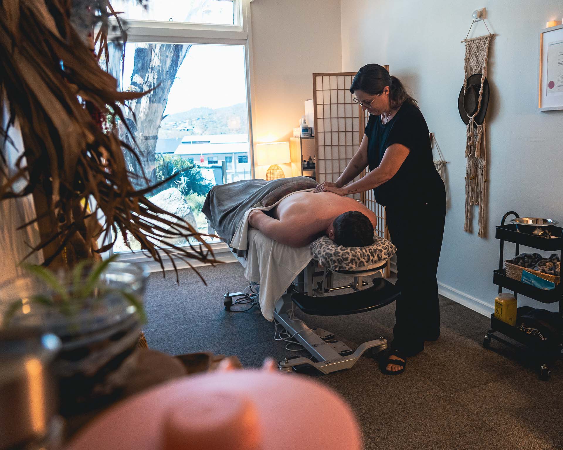 This Cosy Cabin Is the Perfect Year-Round Snowy Mountains Recharge, massage, the massage joint photo by Evan Andrews, Jindabyne, Snowy Mountains