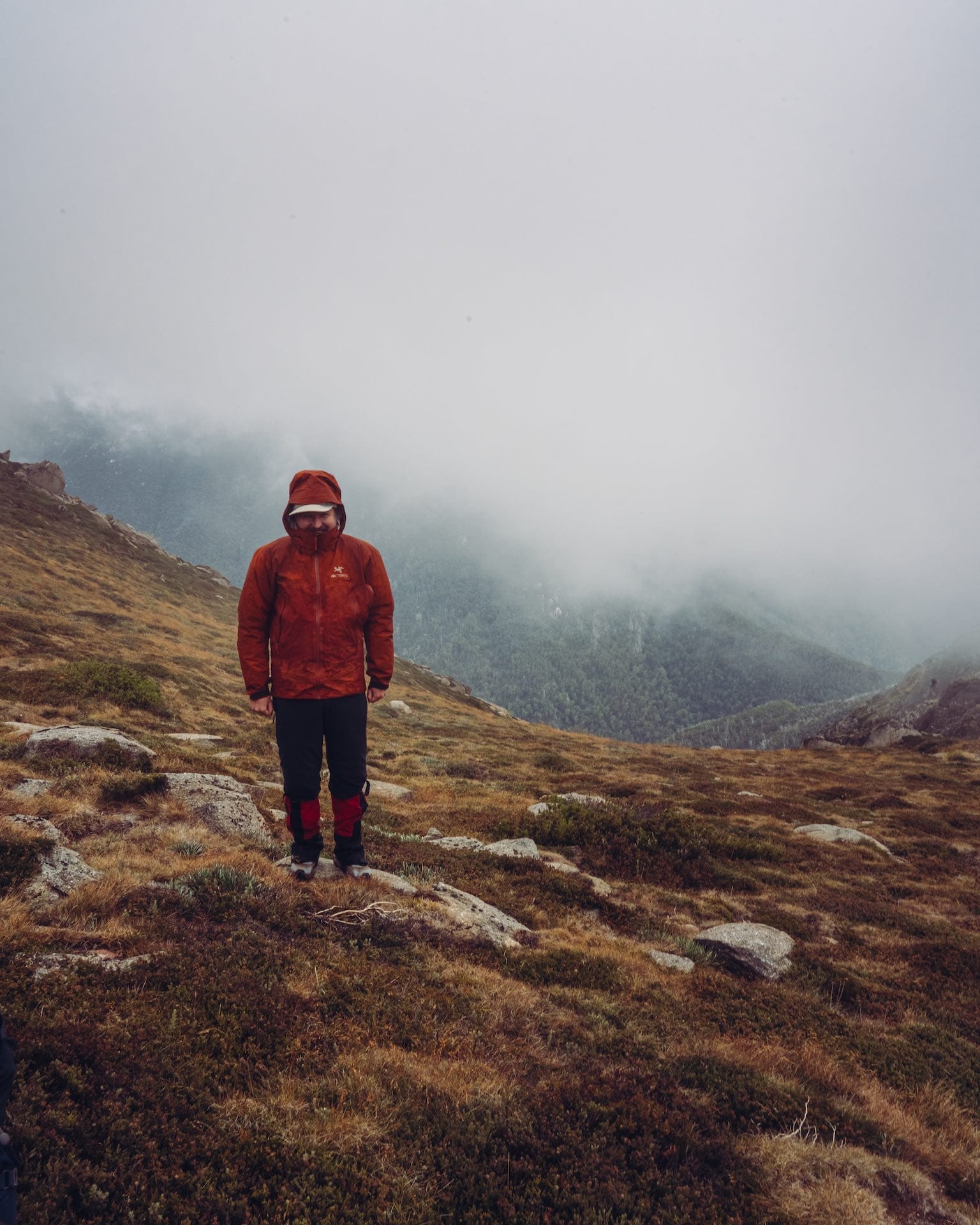Tim Ashelford, photo by evan andrews, opera house hut hike, watsons crag, snowy mountains, kosciuszko, arc'teryx, nsw