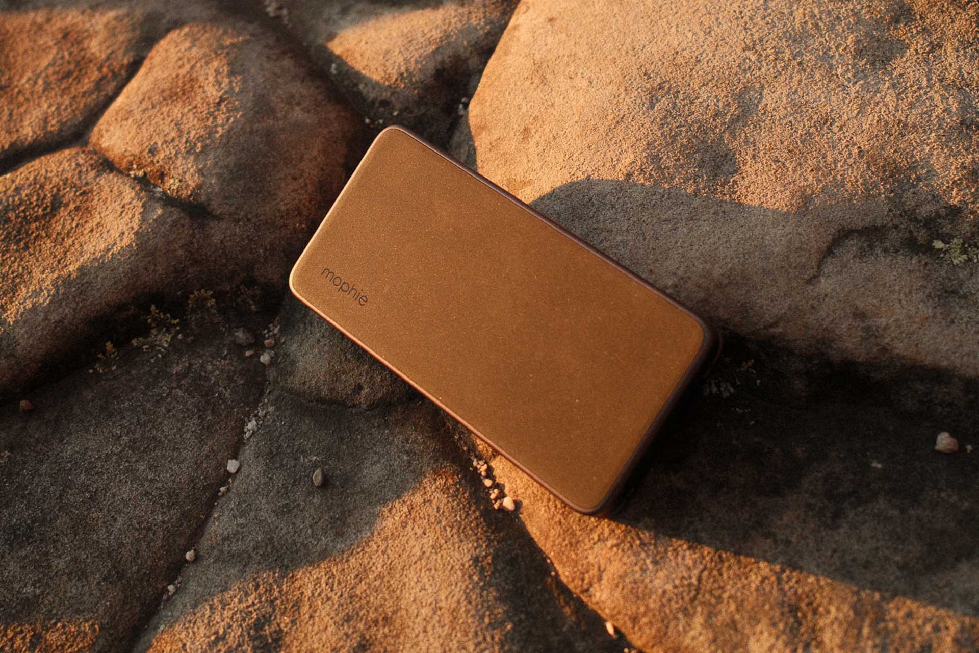 Mophie Powerstation Plus 10K – Reviewed and Tested, photos by Jack Brookes, review by Anna Wall, power bank,