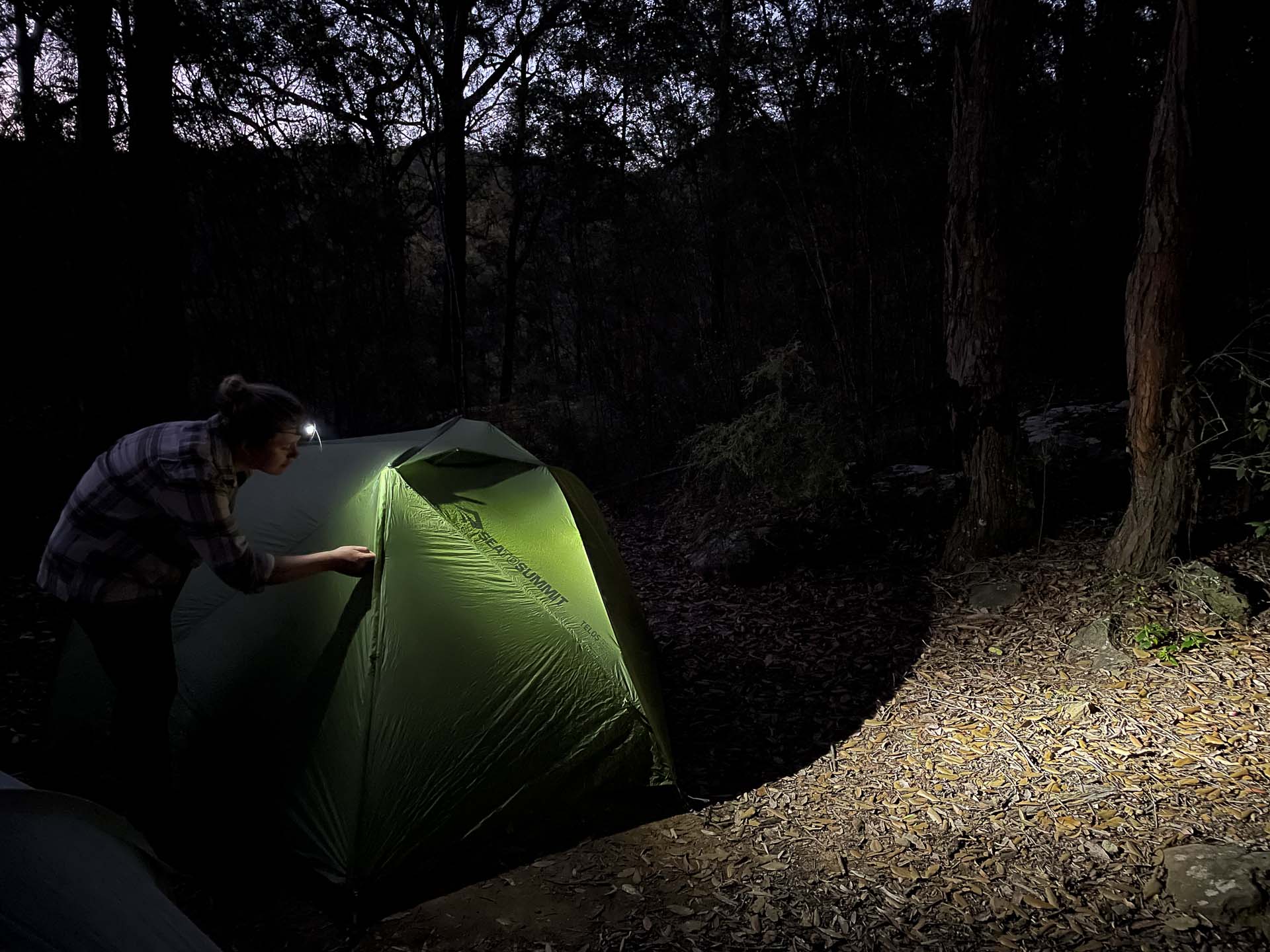 Nitecore NU20 Classic Headlamp – Reviewed & Tested, Julia Aebi, ultralight head torch, tent