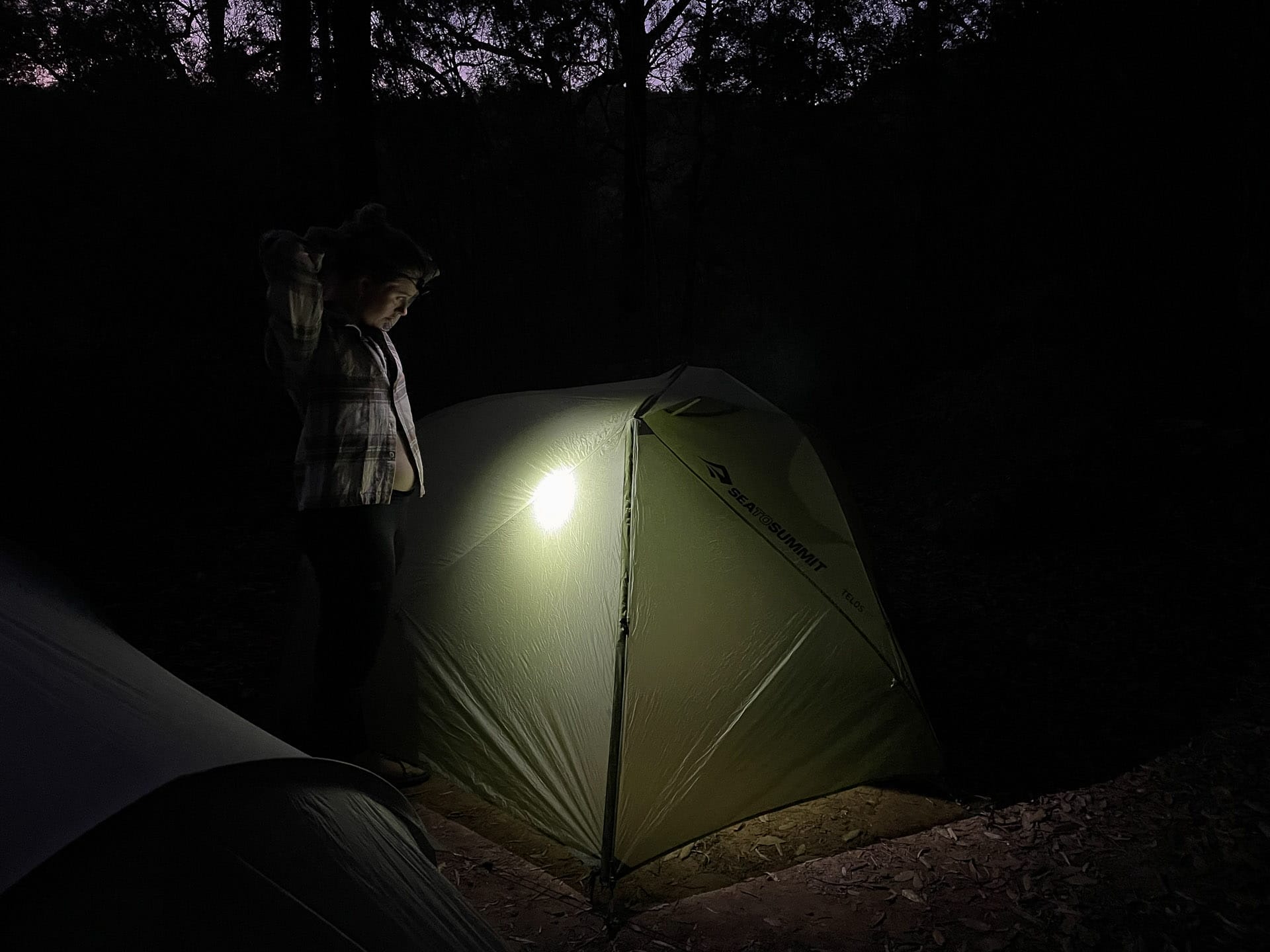 Nitecore NU20 Classic Headlamp – Reviewed & Tested, Julia Aebi, ultralight head torch, tent