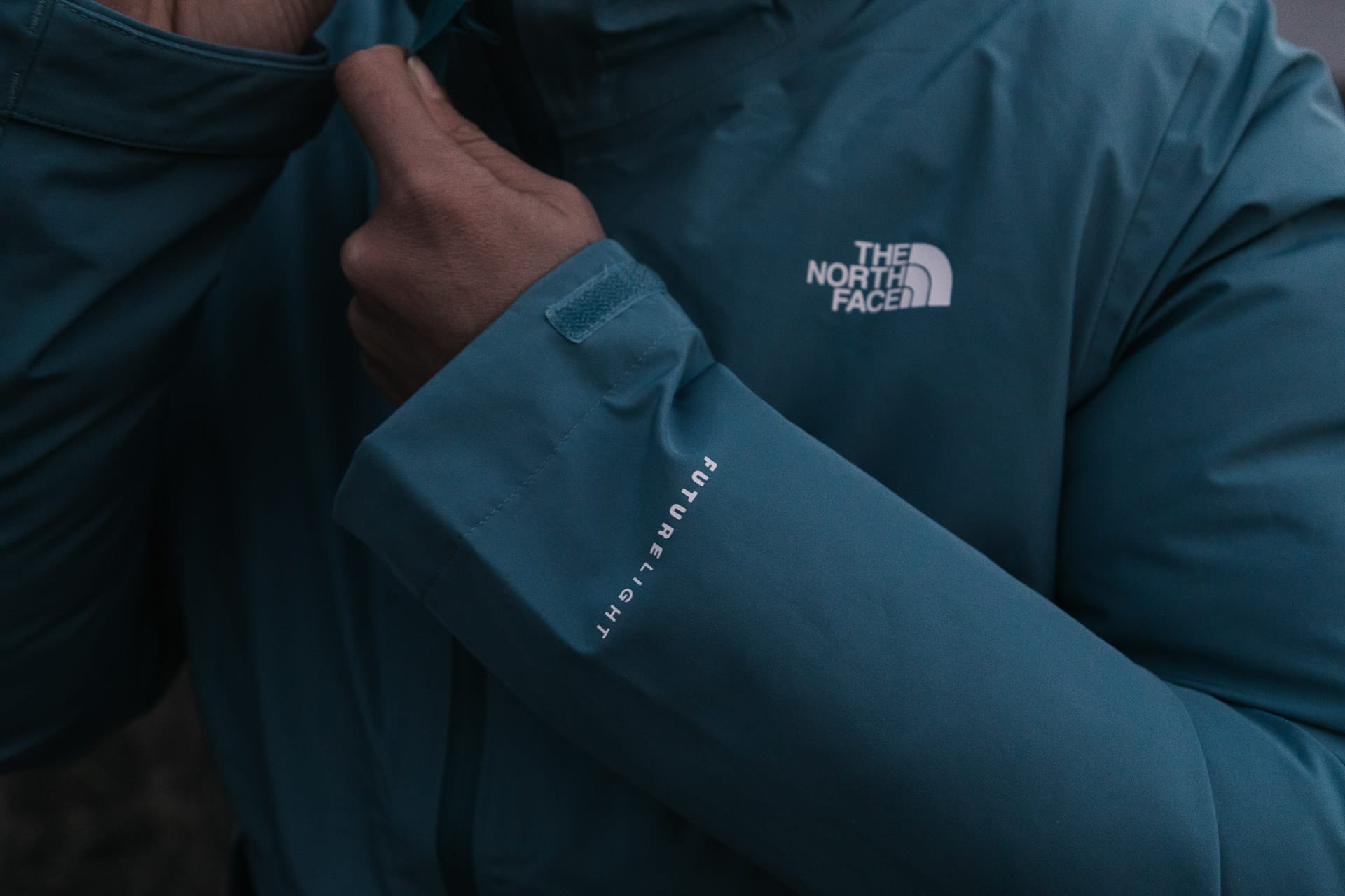 Winter Layering for the Outdoors – Our Layer-by-Layer Guide, photo by Matt Wiseman, Model Rachel Holland, NSW, Kosciuszko, snowy mountains, sleeve, futurelight