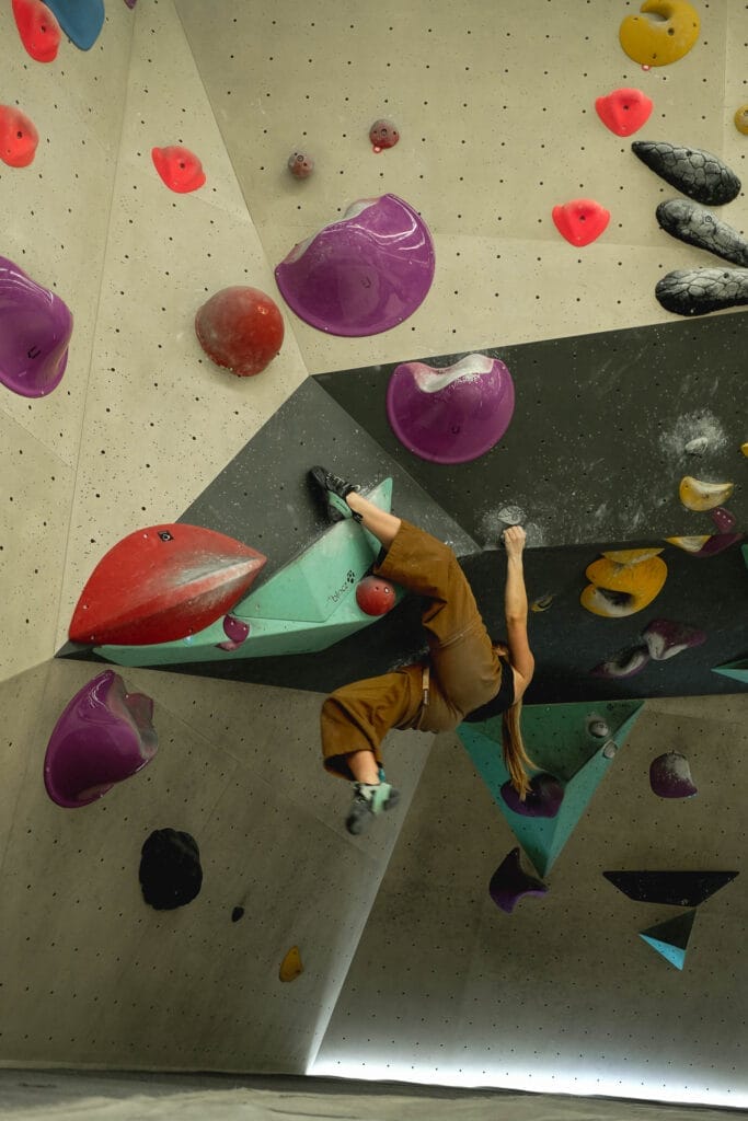 Atas Awan Boundless 2.0 Convertible Climbing Pants – Reviewed & Tested, Ella Garbett, climbing gym, bouldering, heel hook