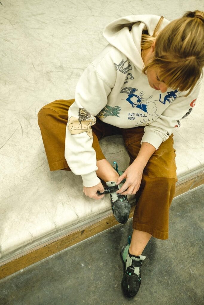 Atas Awan Boundless 2.0 Convertible Climbing Pants – Reviewed & Tested, Ella Garbett, climbing gym, bouldering, climbing shoes