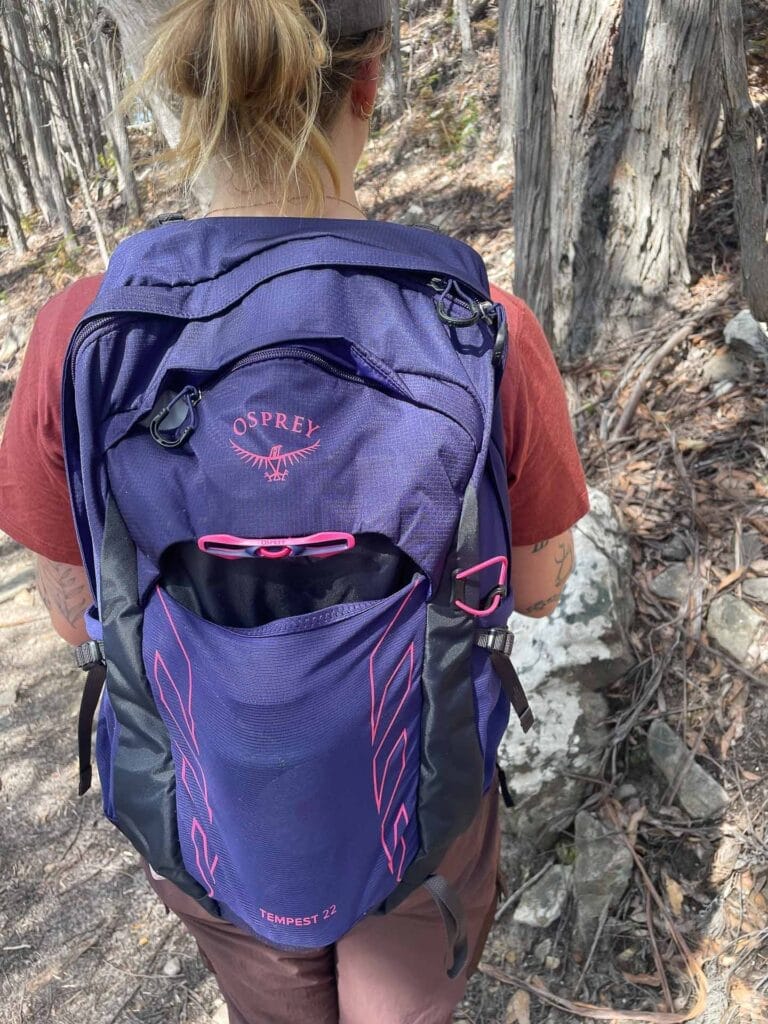 Osprey Tempest 22 Hiking Pack – Reviewed & Tested, julia aebi, day hikes, daypack, purple