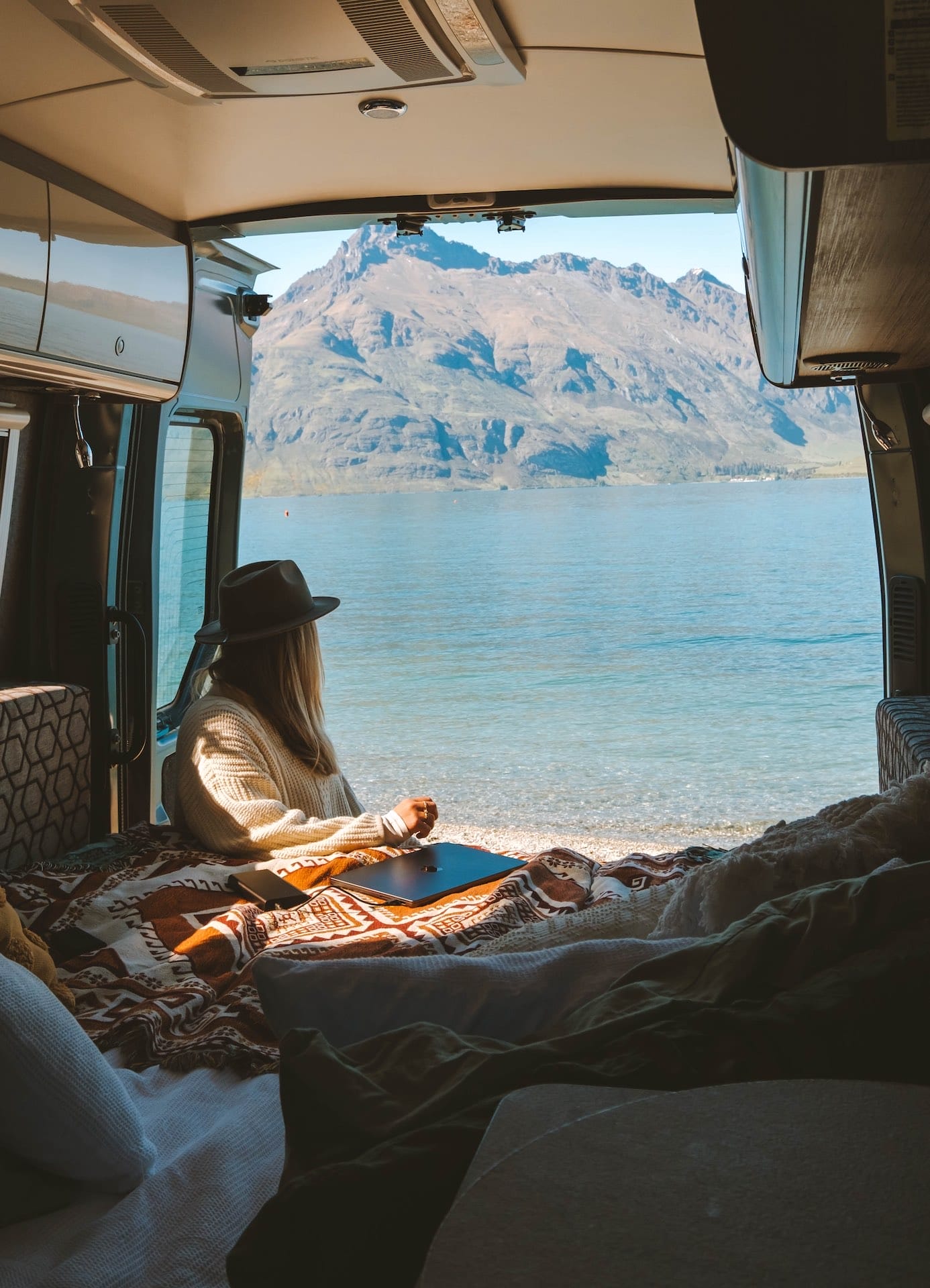 Life Unplugged: How I Stay Powered on the Road, Sophie piearcey, mophie, new zealand, van, jayco, fiordland,