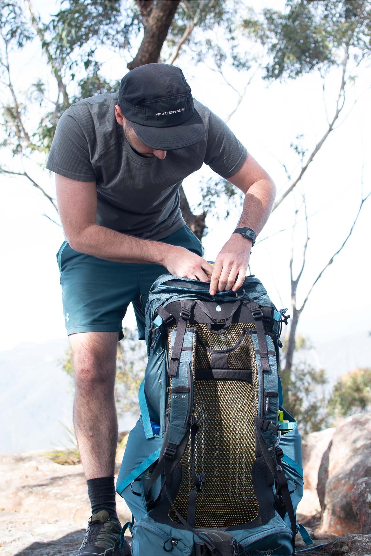 Osprey Atmos AG 65 Hiking Backpack - Reviewed & Tested, aidan howes, photo by tim ashelford hiking backpack, blue mountains, packing, andrew moore photo