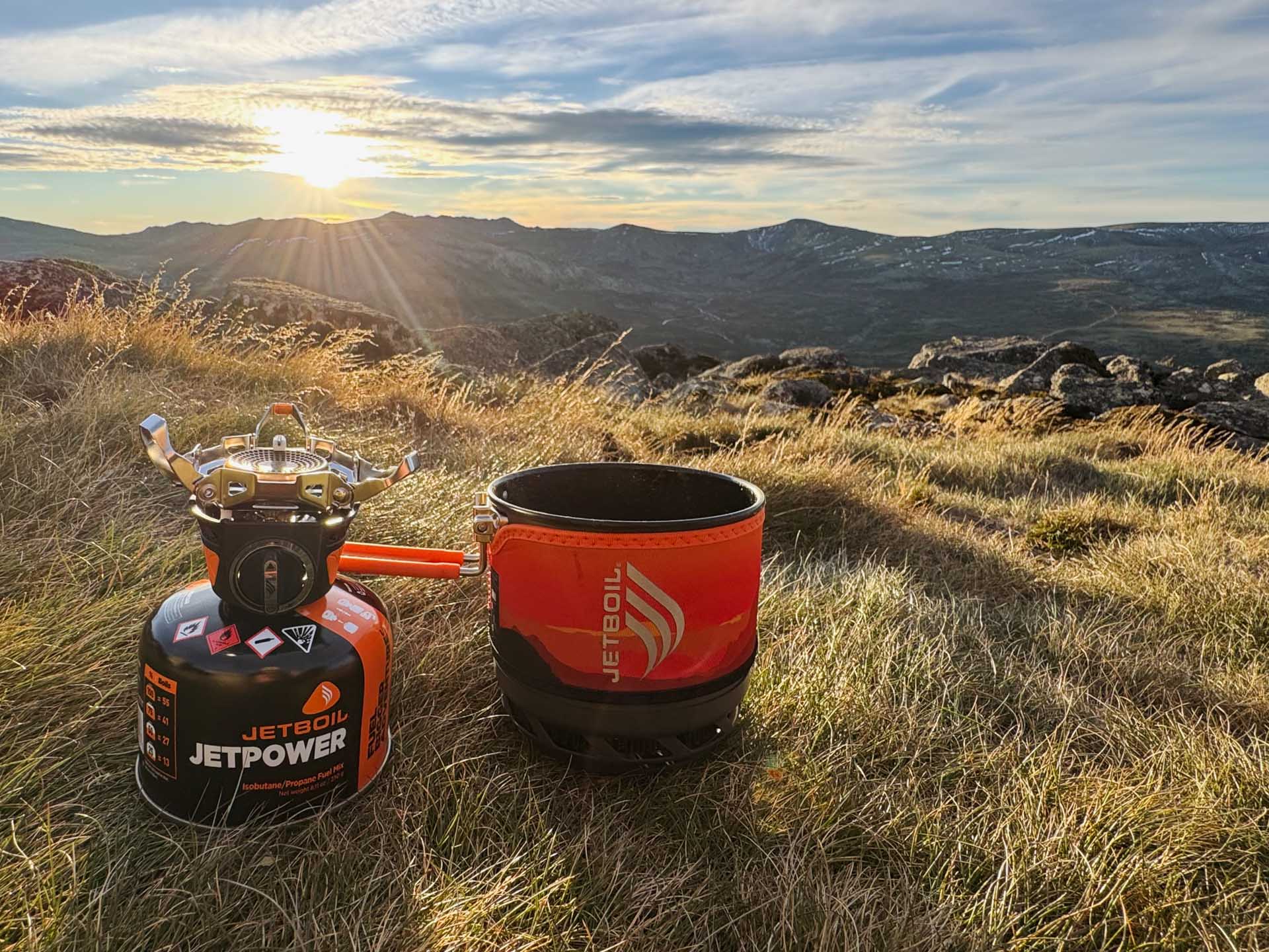 How to Cook a Succulent Hiking Pad Thai , kate donald, jetboil trailcook, sea to summit, kosciuszko, snowy mountains, nsw, pot support