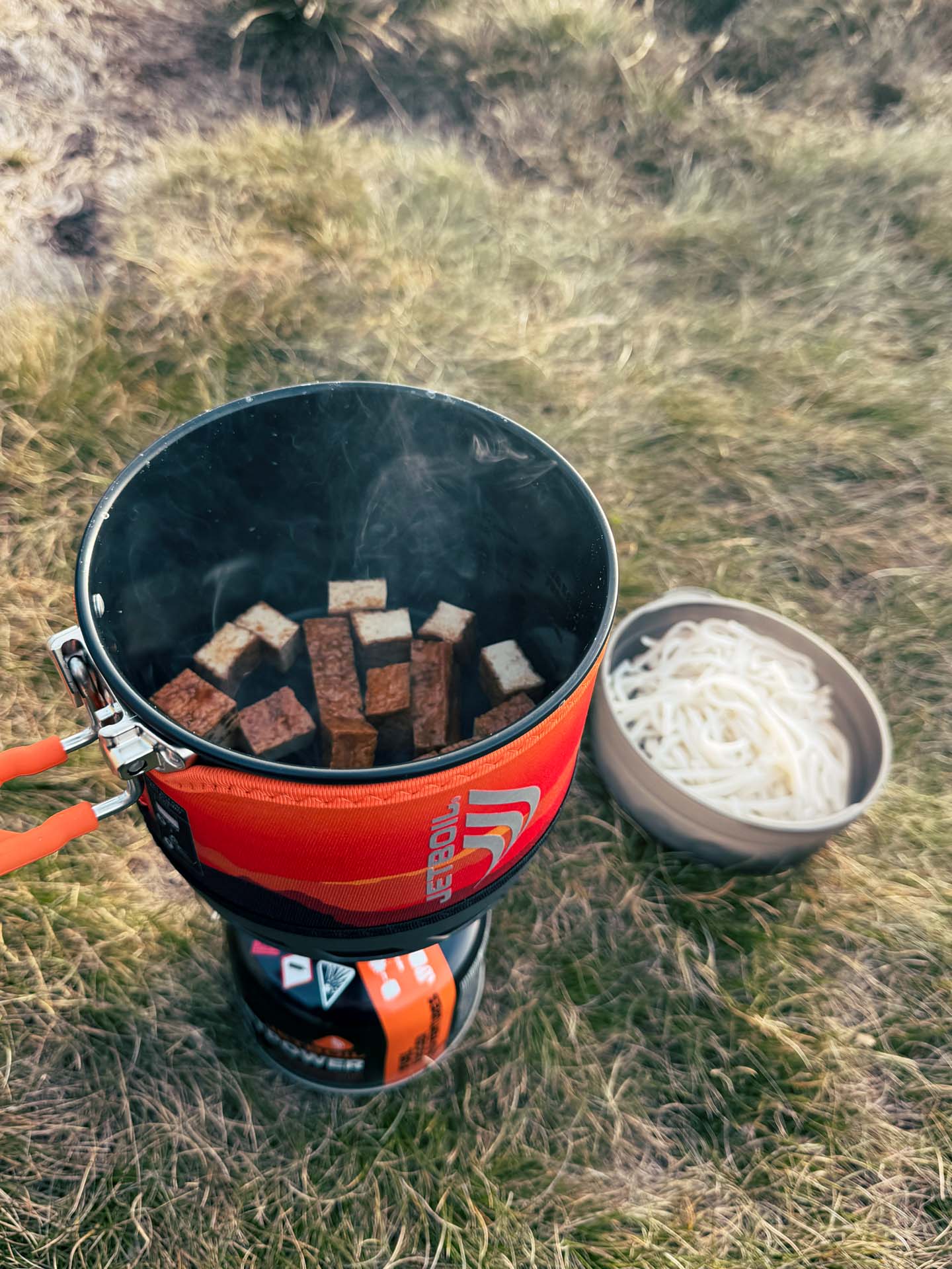 How to Cook a Succulent Hiking Pad Thai , kate donald, jetboil trailcook, sea to summit, kosciuszko, snowy mountains, nsw, tofu